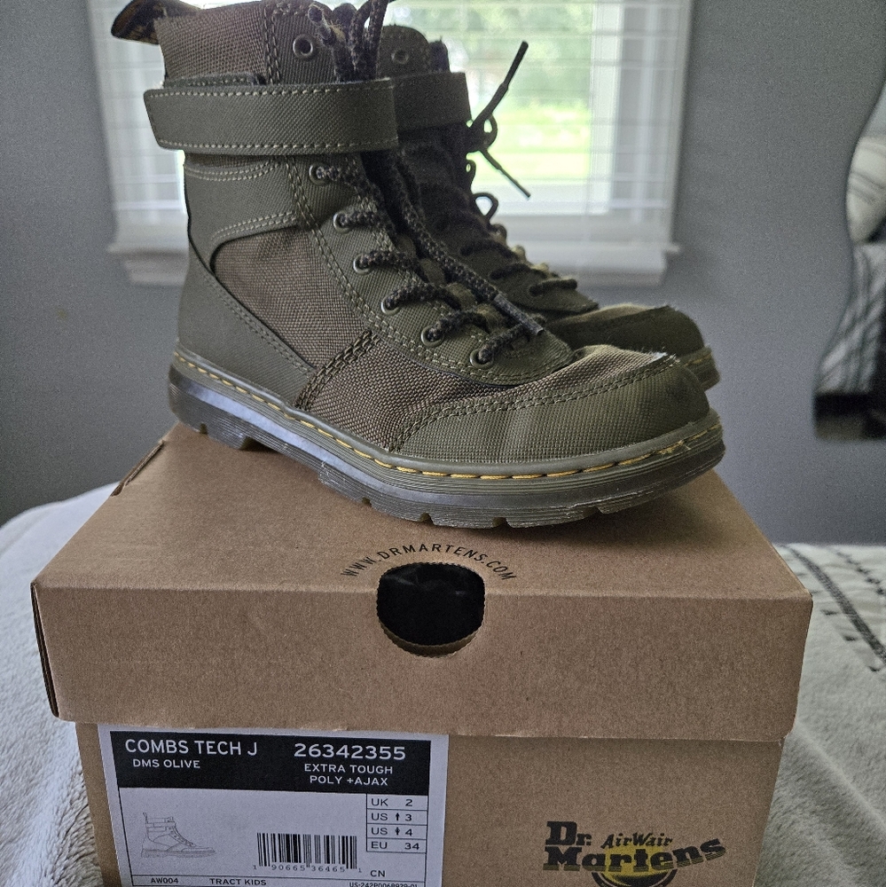 Kids comb tech Doc Martens size US 3